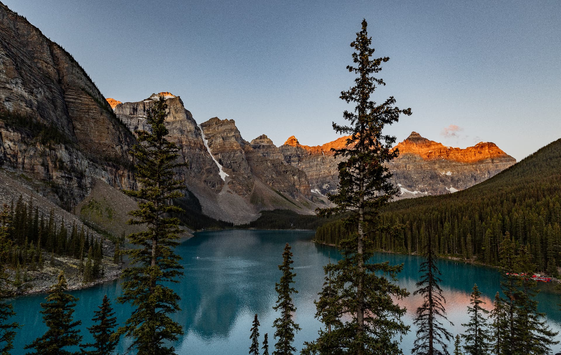 Alpenglow, Moraine Lake